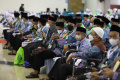 Kloter 1 Jemaah Calon Haji DKI Jakarta Masuk Asrama Haji Pondok Gede