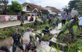 kodim-0621-kab-bogor-bersih-bersih-lingkungan_20231206_210705.jpg