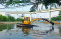 kolam-retensi-simpang-polda-dikeruk-jelang-musim-hujan_20231109_151247.jpg