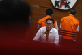 kpk-tahan-wakil-ketua-dprd-jatim-sahat-tua-simanjuntak_20221216_030004.jpg
