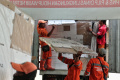 kpu-jakarta-timur-mulai-mendistribusikan-logistik-pemilu-2024_20231220_185959.jpg
