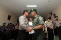 ksad-dan-kapolri-bertemu-di-batam-pasca-bentrokan-tni-dan-brimob_20141121_135552.jpg