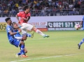 laju-irfan-bachdim-dibayangi-pemain-persiba_20171017_120319.jpg