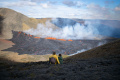 Lava Pijar Erupsi Gunung Berapi Jadi Tontonan di Islandia