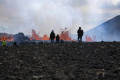 Lava Pijar Erupsi Gunung Berapi Jadi Tontonan di Islandia