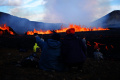 Lava Pijar Erupsi Gunung Berapi Jadi Tontonan di Islandia