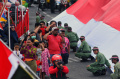 linmas-lakukan-kirab-bendera-merah-putih-panjang-78-meter_20230817_134927.jpg