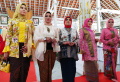Lomba Fashion Pemanfaatan Bahan Bekas Menjadi Kebaya Klasik