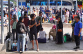 lonjakan-dan-penumpukan-calon-penumpang-di-terminal-leuwipanjang_20240415_195944.jpg