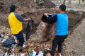 Lubang di Taman Tegallega Menampung Sampah Organik Daun-Daunan