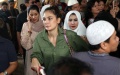 Luna Maya di rumah duka Julia Perez