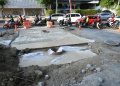 macet-di-jalan-embong-malang-surabaya-akibat-proyek-saluran-air_20240826_173931.jpg