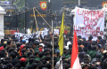 mahasiswa-dan-rakyat-kepung-dprd-jabar-tolak-dinasti-politik_20240823_215319.jpg