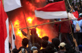 mahasiswa-dan-rakyat-kepung-dprd-jabar-tolak-dinasti-politik_20240823_215343.jpg