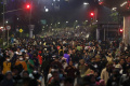 malam-muda-mudi-pada-malam-tahun-baru-2023_20221231_223426.jpg