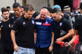 Manager dan Pemain Arema FC Lakukan Tabur Bunga di Stadion Kanjuruhan