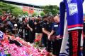 Manager dan Pemain Arema FC Lakukan Tabur Bunga di Stadion Kanjuruhan