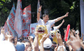 maruarar-naik-sisingaan-hadiri-kampanye-akbar-prabowo-gibran_20240211_181039.jpg