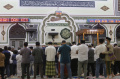 Masjid Agung Al Azhar Gelar Salat Tarawih