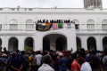 Massa Duduki Rumah Presiden Sri Lanka Hingga Rezim Tumbang