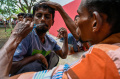 Melihat Aktivitas Pengungsi Rohingya di Penampungan Sementara