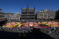 Melihat Indahnya Karpet Bunga di Grand Place Brussel