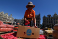 Melihat Indahnya Karpet Bunga di Grand Place Brussel