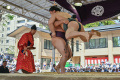 Melihat Jawara Sumo Bertanding di Turnamen Honozumo