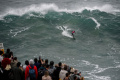 melihat-keberanian-peselancar-taklukkan-ombak-raksasa-nazare_20240207_155035.jpg