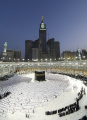 Melihat Khusyuknya Ibadah Tanpa Jarak di Masjidil Haram