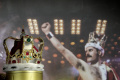 Melihat Koleksi Pribadi Freddie Mercury di Balai Lelang Sothebys