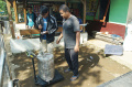Melihat Lebih Dekat Produksi Kopi Cikoneng Desa Tugu Utara