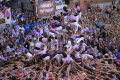 Melihat Menara Manusia pada Kompetisi Castells di Spanyol