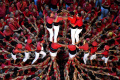 Melihat Menara Manusia pada Kompetisi Castells di Spanyol