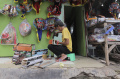 Melihat Pembuatan Miniatur Bus