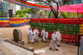 melihat-persiapan-ulang-tahun-buddha-di-kuil-jogye_20220426_102410.jpg