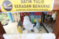 Melihat Proses Pembuatan Batik Serasan