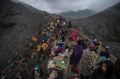 Melihat Ritual Adat Yadnya Kasada Suku Tengger di Bromo