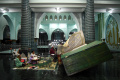 melihat-tadarus-al-quran-raksasa-di-masjid-baiturrahman_20240327_072113.jpg