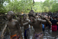 melihat-tradisi-mandi-lumpur-setelah-nyepi-di-bali_20220305_090240.jpg