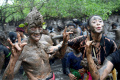 Melihat Tradisi Mandi Lumpur Setelah Nyepi di Bali