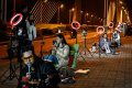 Melihat Warga China Ramai-ramai Live TikTok di Pinggir Jalan