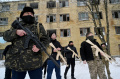 Melihat Warga Sipil Ukraina Berlatih Militer