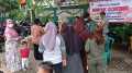Mengantri Operasi Pasar Minyak Goreng Tangsel