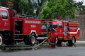 Mengisi Air Sekaligus Mencuci Mobil Damkar Kota Bandung