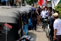 Menhub Budi Nongkrong Bareng Supir Bajaj dan Pedagang Ayam