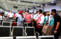 Menko PMK dan Menhub Kunjungi Pemudik Stasiun Pasar Senen