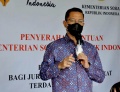 mensos-juliari-kunjungi-ypji-serahkan-10000-paket-sembako_20201204_112313.jpg