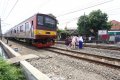 Menyeberang Rer Kereta Harus Hati-Hati