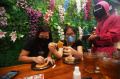 Merasakan Sensasi Squid Game di Strawberry Cafe
